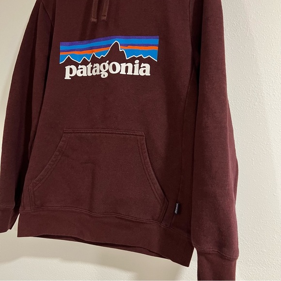 Men’s Patagonia P-6 Logo Uprisal Hoody maroon red color casual wear preowned - Picture 3 of 6